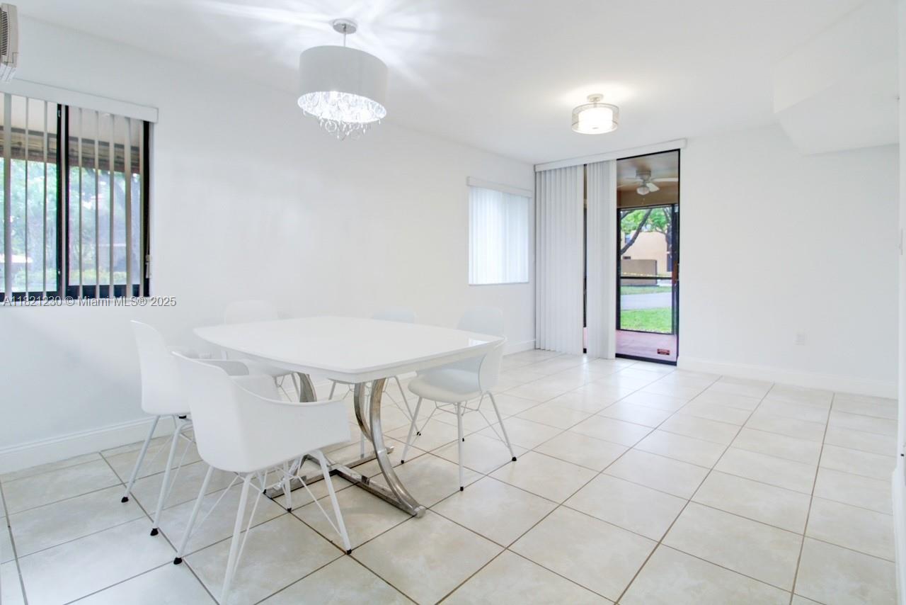 15495 N Miami Lakeway N 102