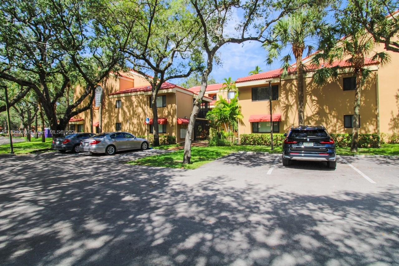15495 N Miami Lakeway N 102