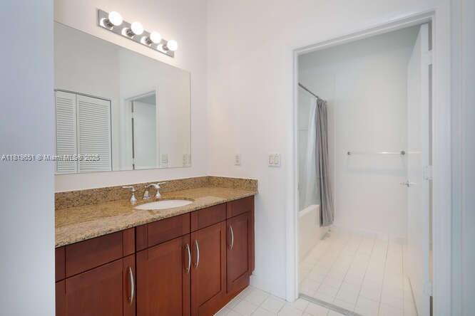 DOWNTOWN DADELAND CONDO N - Residential Lease