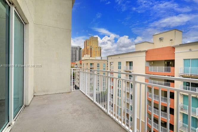 DOWNTOWN DADELAND CONDO N - Residential Lease
