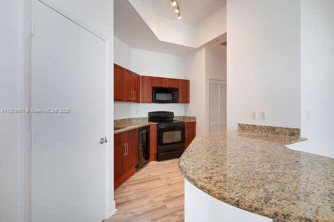 DOWNTOWN DADELAND CONDO N - Residential Lease