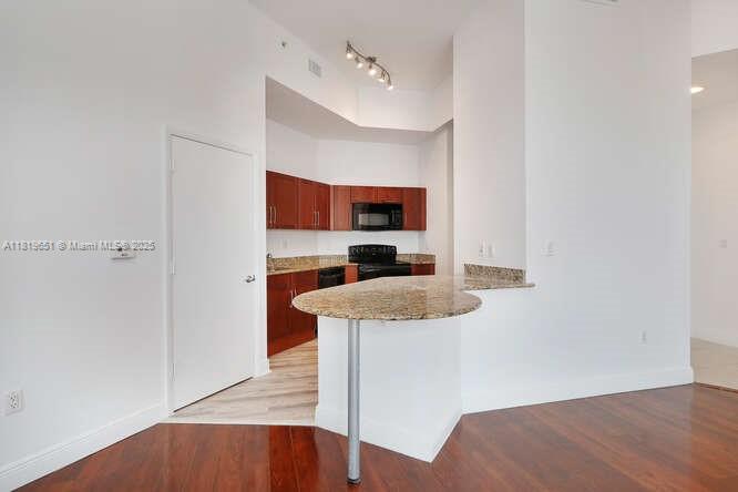 DOWNTOWN DADELAND CONDO N - Residential Lease