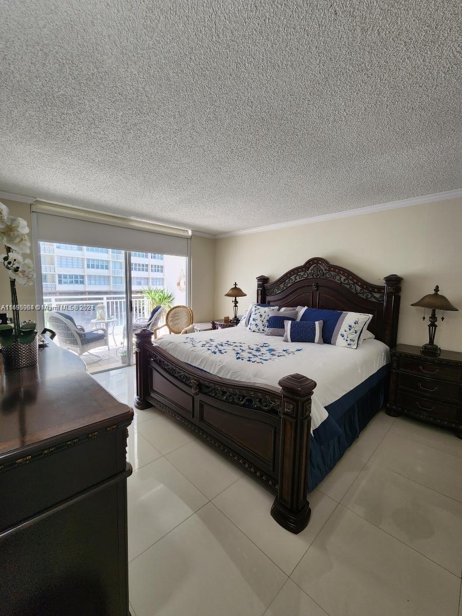 IMPERIAL TOWERS NORTH CON - Residential