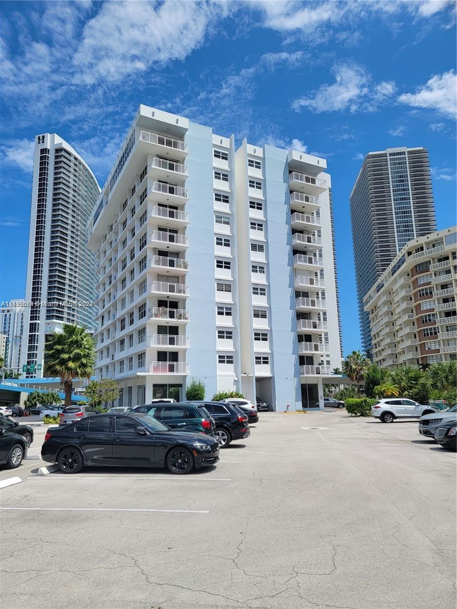IMPERIAL TOWERS NORTH CON - Residential