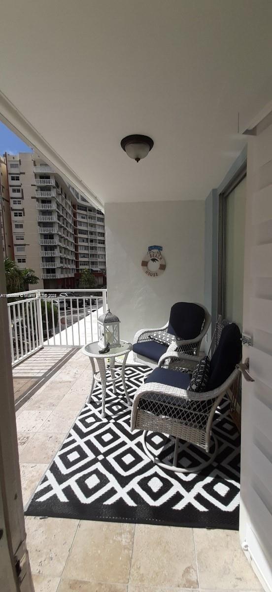 IMPERIAL TOWERS NORTH CON - Residential