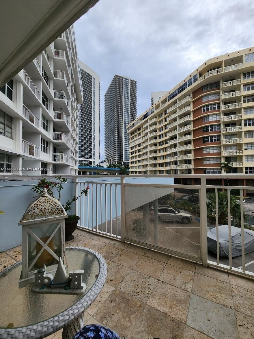 SPACIOUS AND BEAUTIFUL 1 BED/1.5 BATH UNIT RIGHT ACROSS THE BEACH. INTRACOSTAL VIEW FROM THE BALCONY, LARGE CERAMIC TILE THROUGH, OPEN KITCHEN WITH GRANITE COUNTER TOPS AND STAINLESS APPLIANCES LOTS OF CLOSETS. LOW MAINTENANCE FEES THE BUILDING HAS A GYM, POOL SAUNA, AND MUCH MORE. PERFECT FOR SNOWBIRDS OR FOR OWNING A CONDO ON THE BEACH SPECIAL ASSESSMENTS, AND RESERVE FUNDS ARE INCLUDED IN THE HOA FEE. RARE UNIT WITH BIGGER BALCONY! NEW BATHROOMS AND KITCHEN.