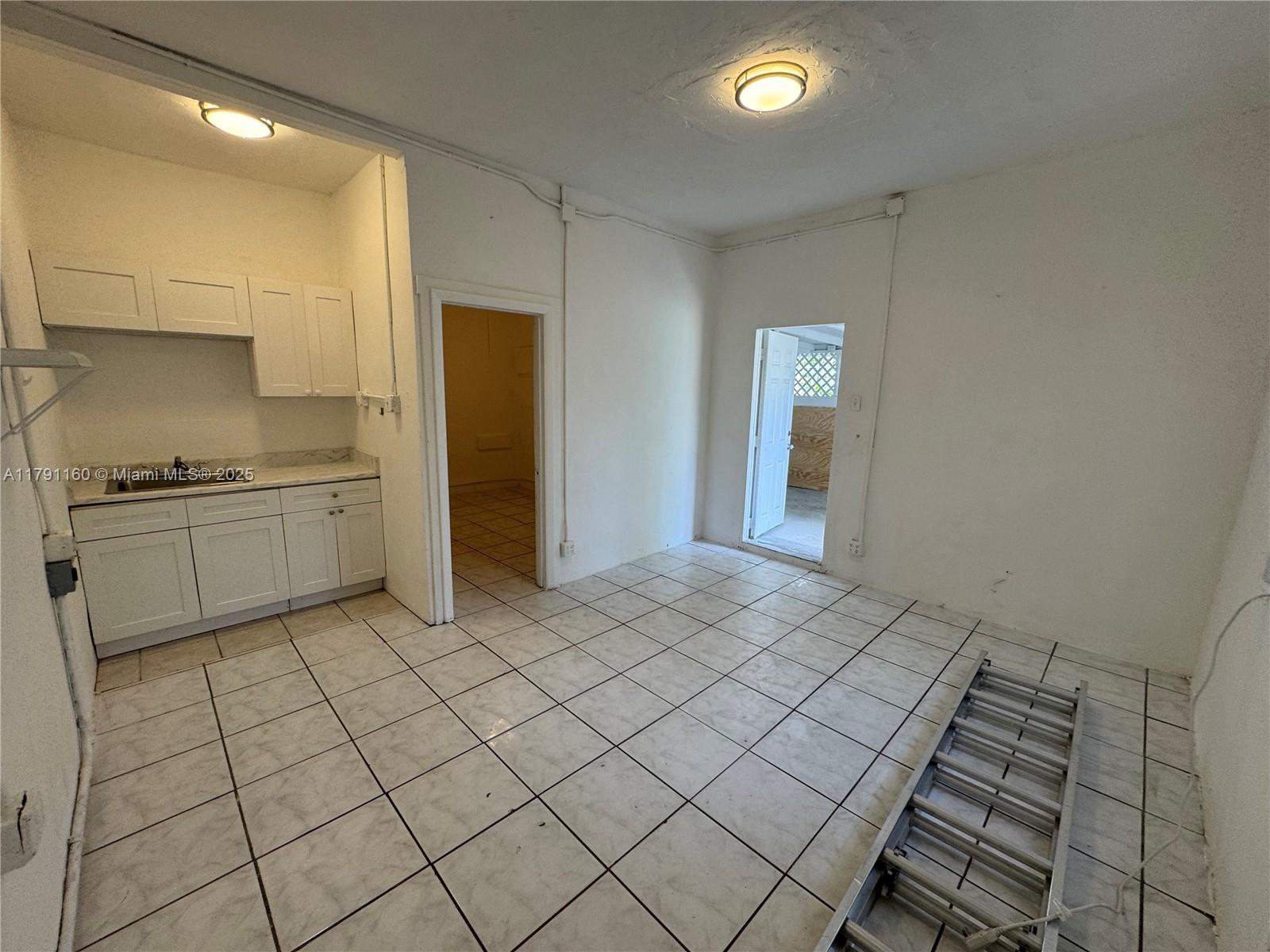 Rental Property at 2549 Ne 190th St 2, Miami, Broward County, Florida - Bedrooms: 1 
Bathrooms: 1  - $1,300 MO.