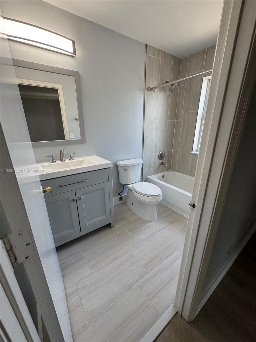 SOMERSET FOUR REPLAT - Residential