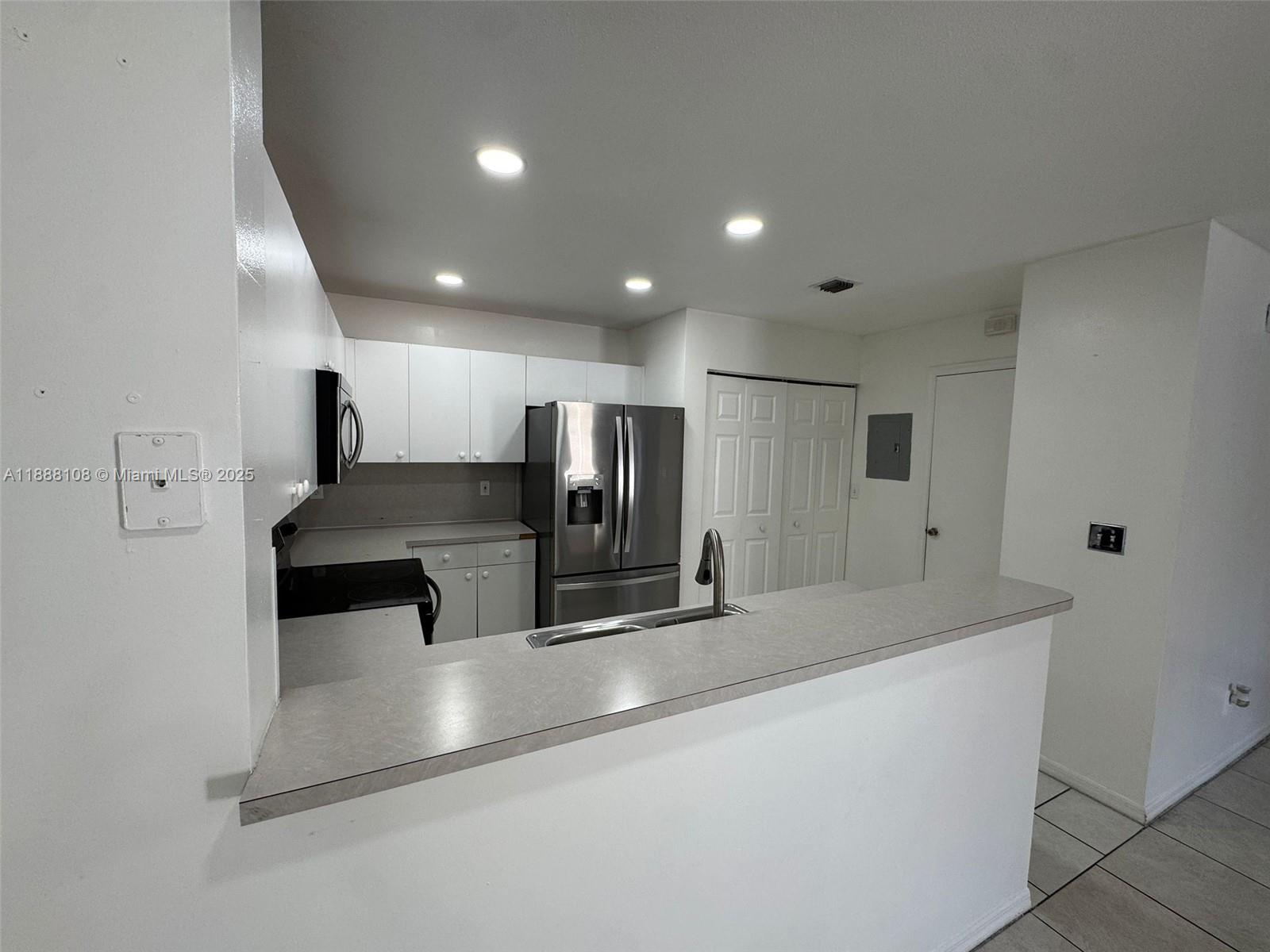 SOMERSET FOUR REPLAT - Residential