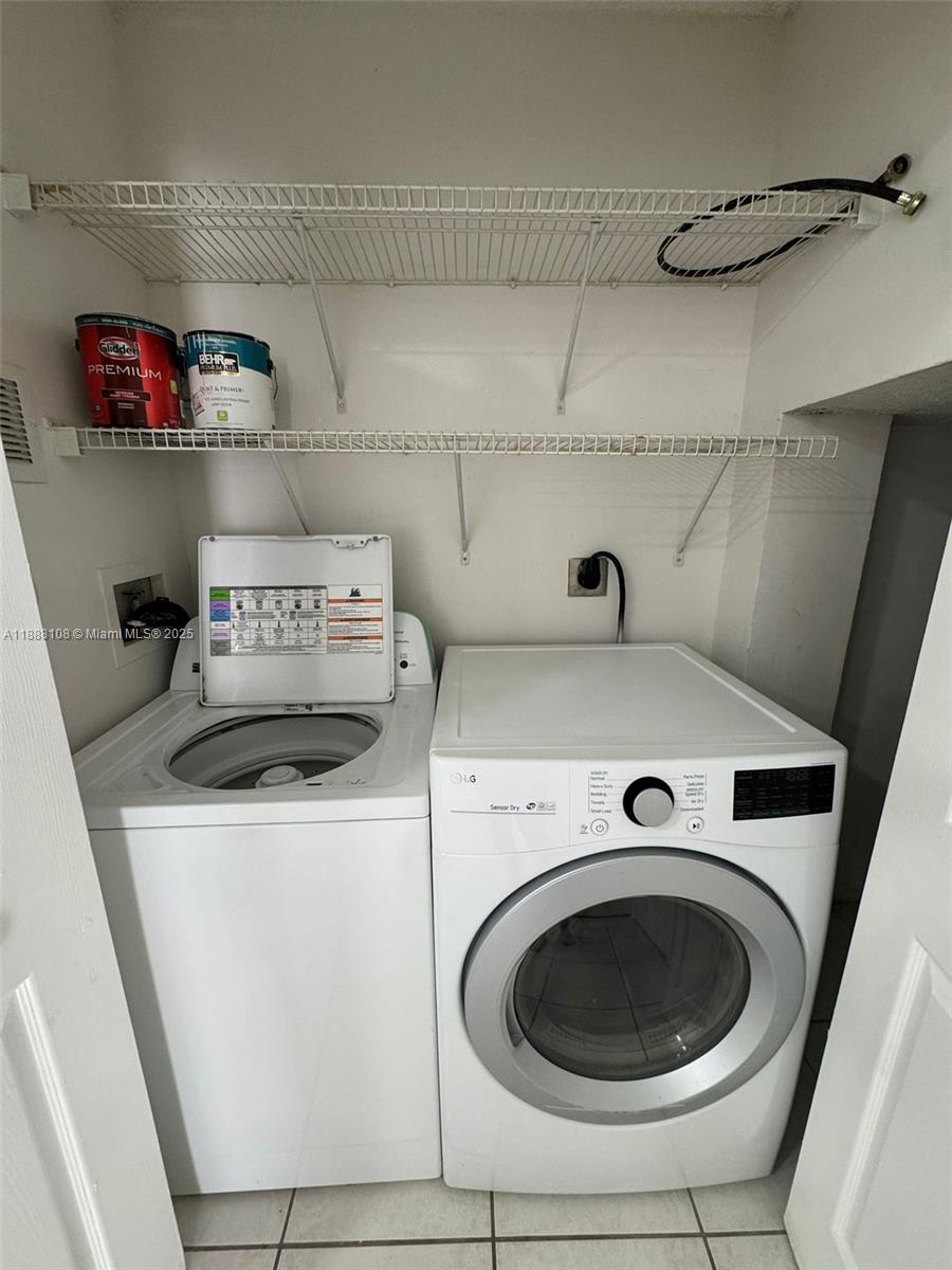 SOMERSET FOUR REPLAT - Residential