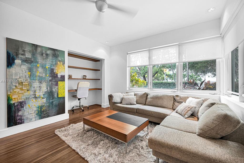 Property for Sale at 1751 James Ave 102, Miami Beach, Miami-Dade County, Florida - Bedrooms: 1 
Bathrooms: 1  - $379,900