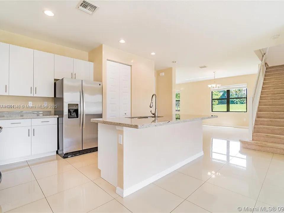 CHAMPION LAKES - Residential