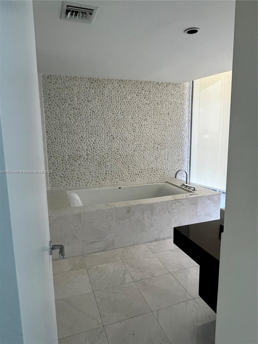 JADE OCEAN CONDO - Residential