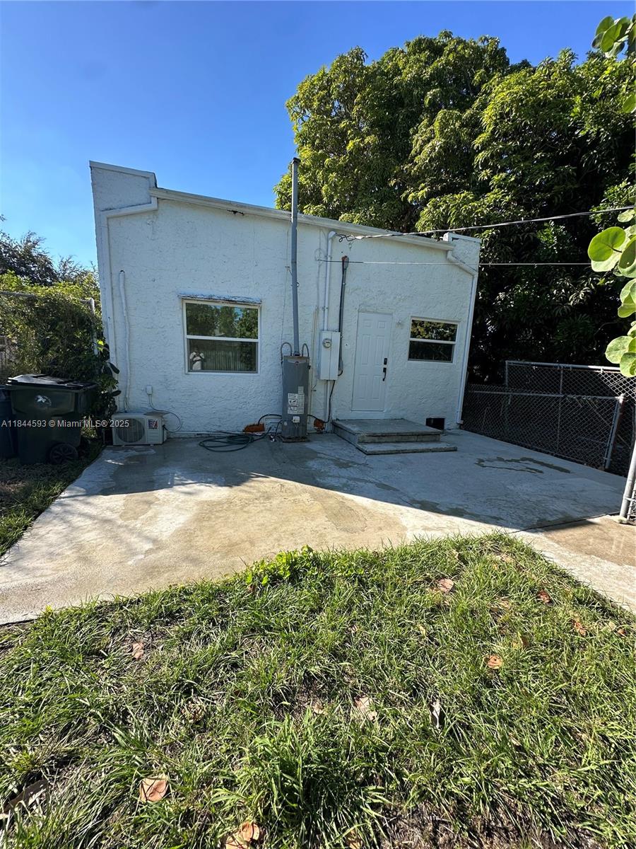 LAKE WORTH TOWN OF - Residential