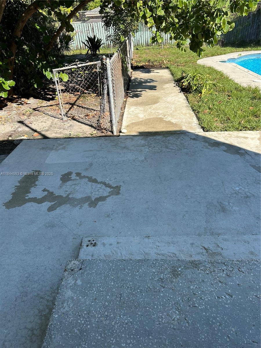 LAKE WORTH TOWN OF - Residential