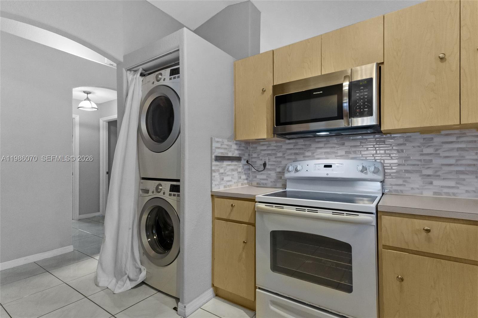 GOLDEN EAGLE ESTATES SEC - Residential Lease