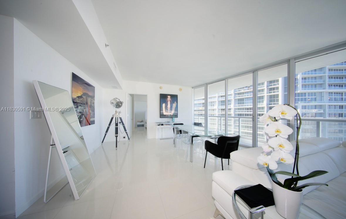 ICON BRICKELL NO TWO - Residential