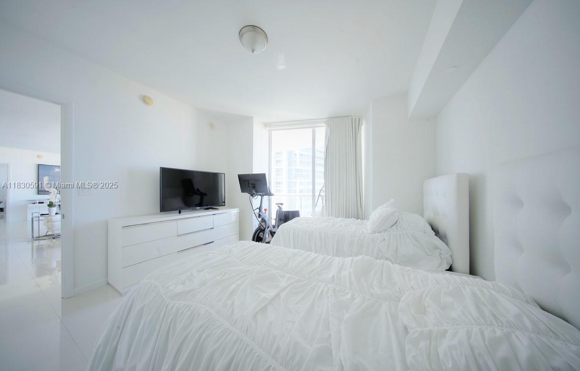 ICON BRICKELL NO TWO - Residential