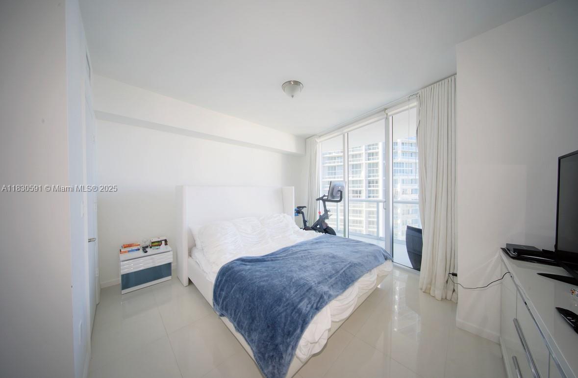 ICON BRICKELL NO TWO - Residential