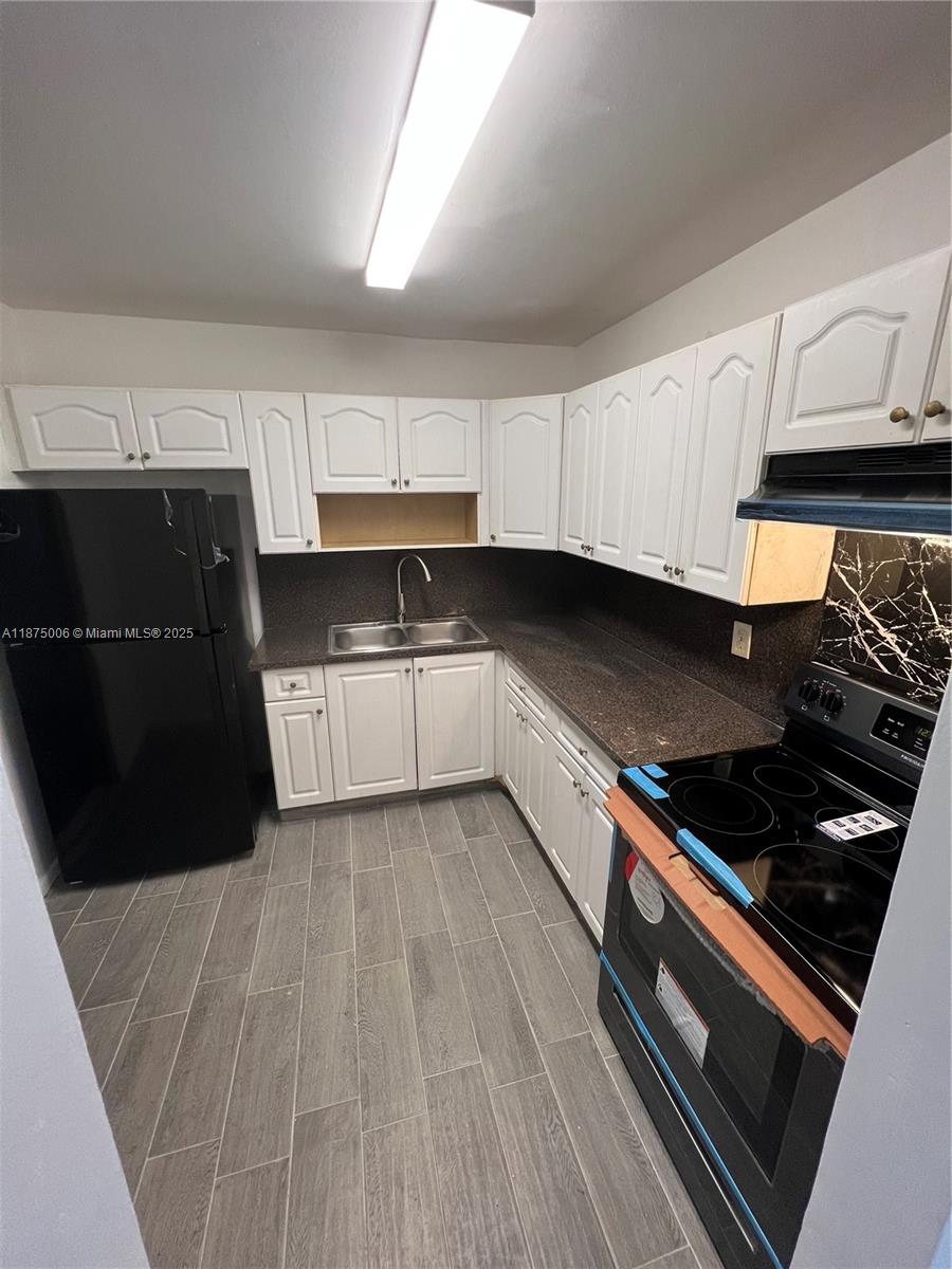 Welcome to this bright and spacious 2-bed, 2-bath corner unit in the gated Ola Condominiums, nestled in unincorporated Miami-Dade. At approximately 920 sq ft, this desirable home boasts a modern kitchen, central A/C, and a generous size balcony. Located in a highly convenient area, residents enjoy proximity to schools, shopping centers, highways, restaurants, and nearby beaches. A rare opportunity offering space, comfort, and prime location.
