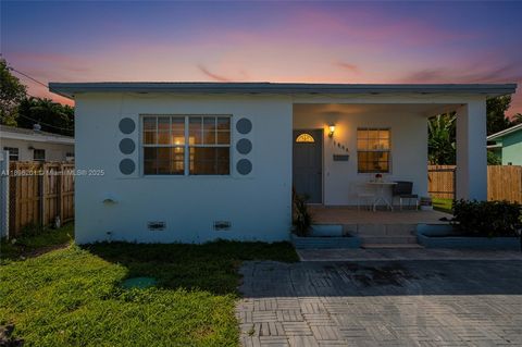 3840 SW 91st Ave Miami FL 33165
