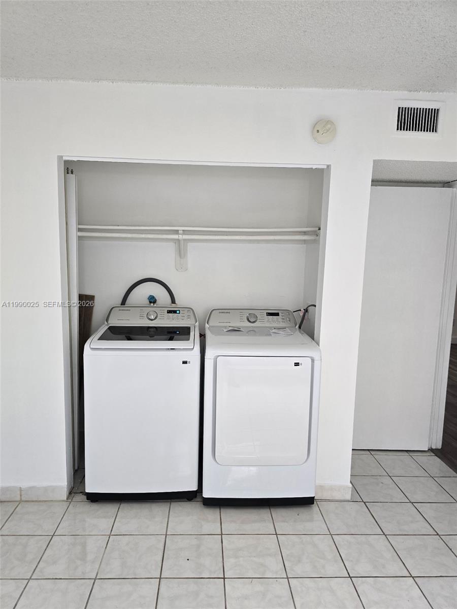 BRICKELL RIVERVIEW - Residential Lease