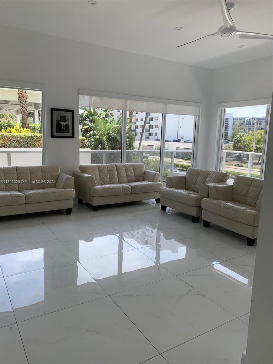 AQUARIUS CONDO - Residential