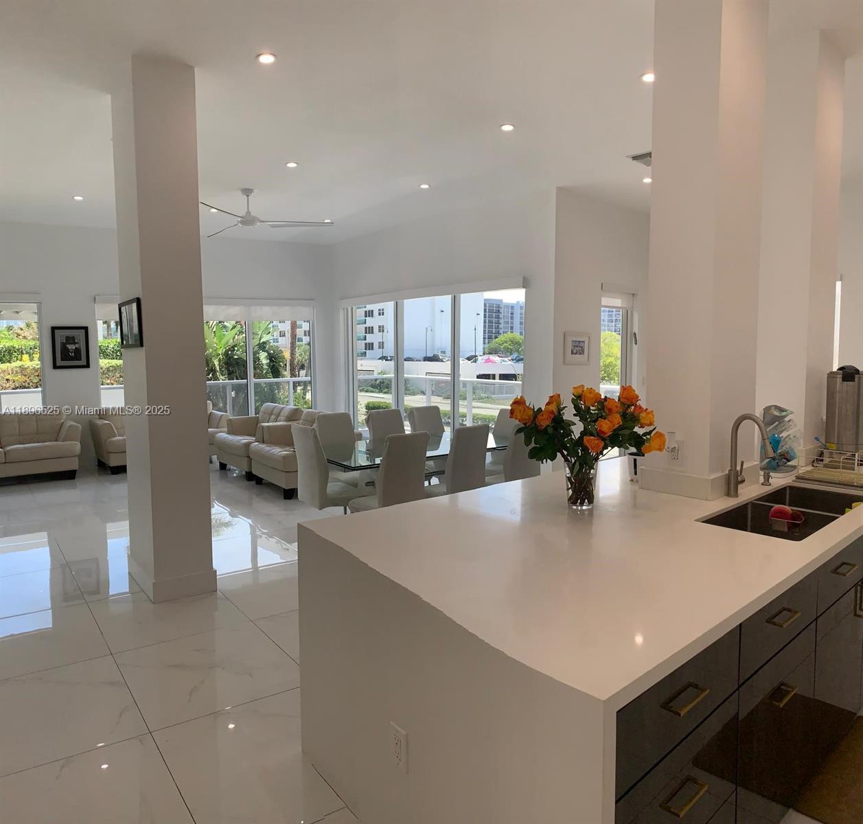 AQUARIUS CONDO - Residential
