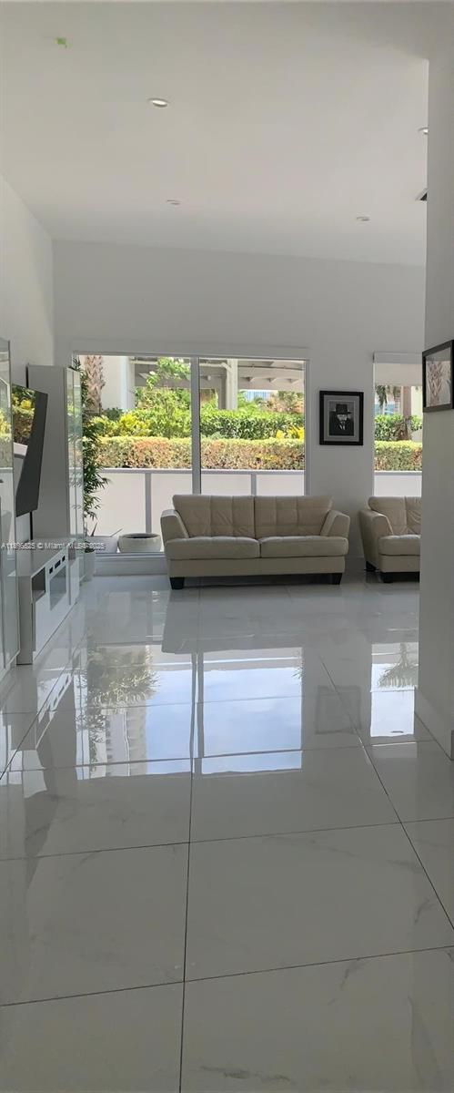 AQUARIUS CONDO - Residential