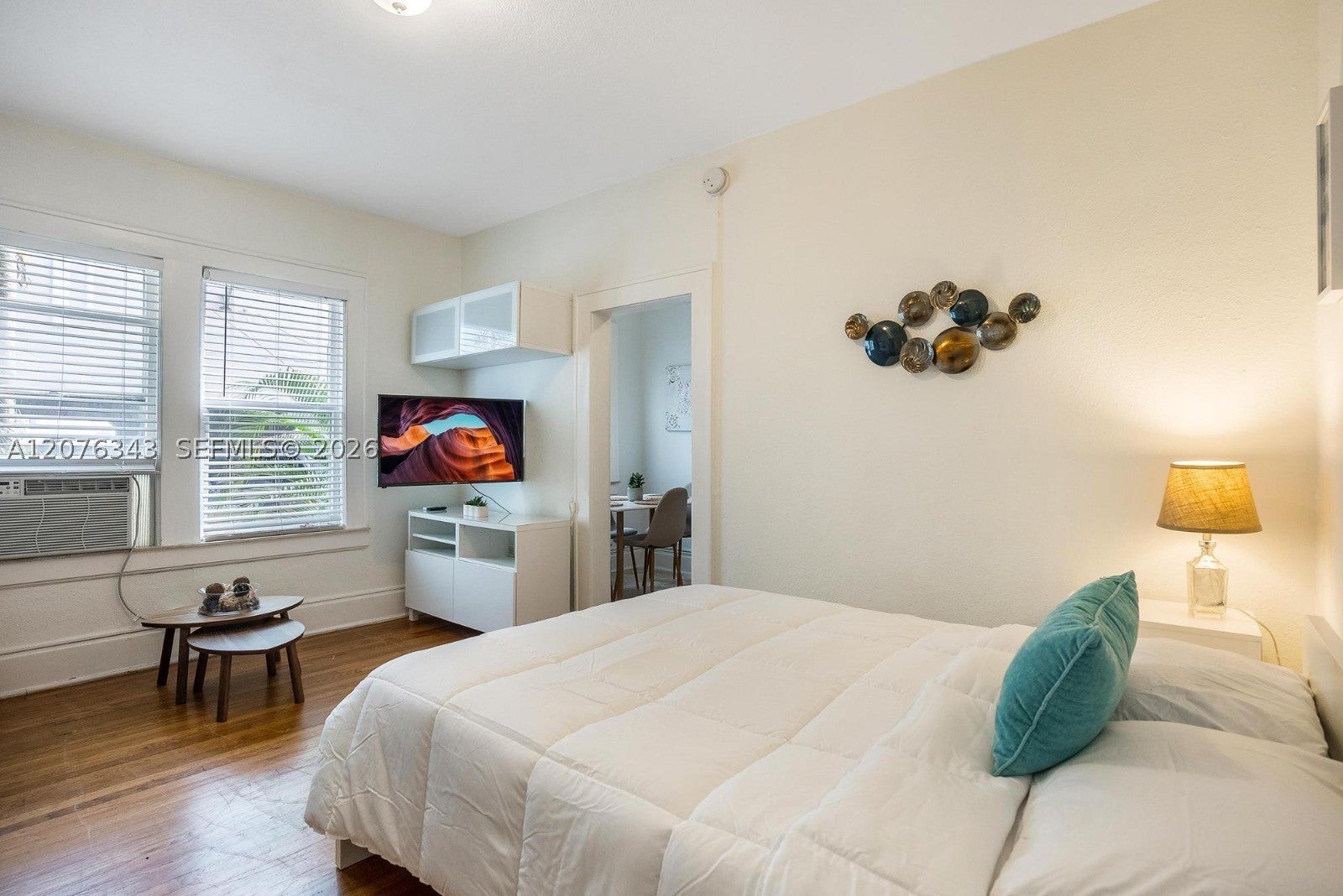 124 Mendoza Ave 4
