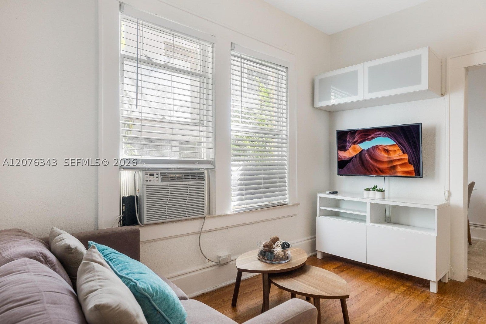 124 Mendoza Ave 4
