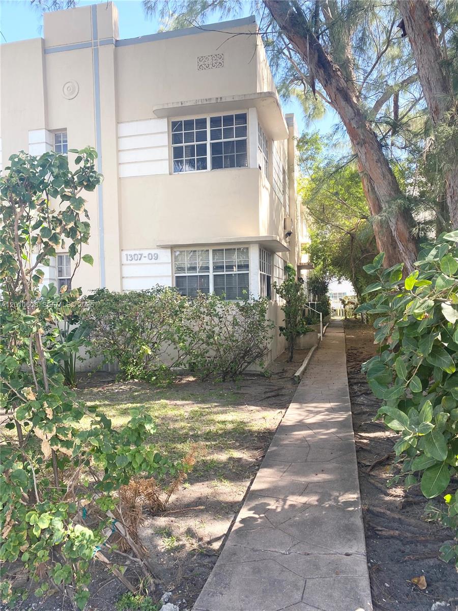 ST REMY CONDO - Residential