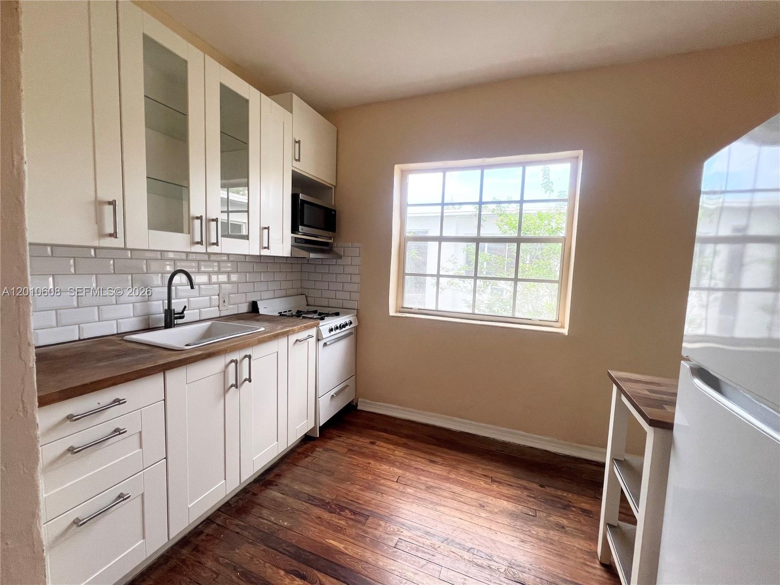 ST REMY CONDO - Residential