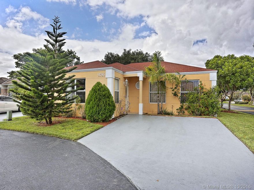 Open & airy remodeled home on corner lot in desirable Catalina community of Lakes by the Bay. Boasts open kitchen w/stainless steel appliances, tile floors, lots of closet space & brand new roof in 2016. Features spacious master bdrm w/walk-in closet & sliding door leading to private tropical oasis paved w/limestone tiles on L-shaped yard w/Jacuzzi, BBQ area & decadent out door dining. Community offers pool, tennis court, clubhouse & walking trail around a beautiful lake.