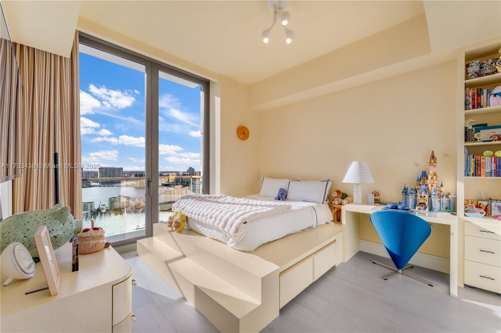 888 VIA ACQUALINA CONDO - Residential