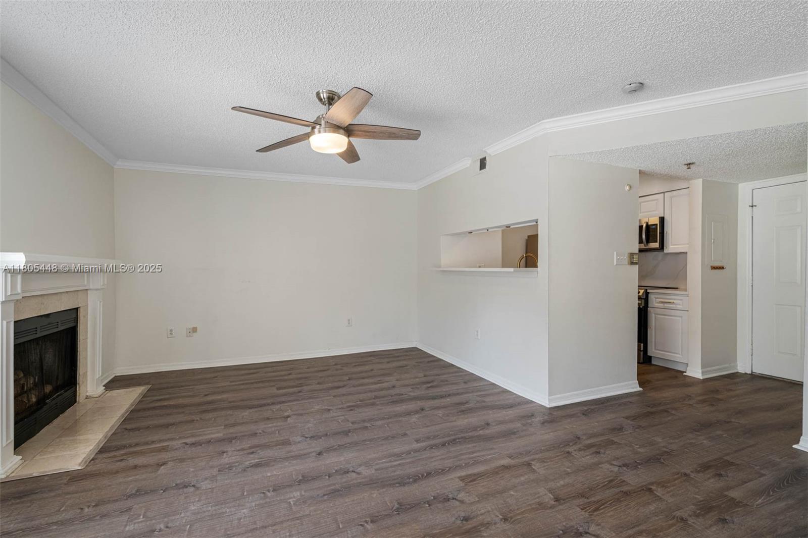 A fully renovated and move-in ready, this beautifully remodeled condo is located in the heart of Hyde Park—one of the most sought-after neighborhoods in South Tampa. Enjoy the convenience of walking to Hyde Park Village, shopping, or a scenic stroll along Bayshore Blvd. Brand-new kitchen featuring high-end stainless-steel appliances and quartz countertops. The spacious bedroom includes a walk-in closet, and a fully upgraded bathroom. New vinyl flooring runs throughout, and in-unit washer and dryer. Relax on your private patio overlooking the community pool, unwind in the hot tub, or stay active at the on-site gym. Hyde Park Place is a gated community with garage parking—perfect for working professionals, students, and retirees alike. Also for sale.
