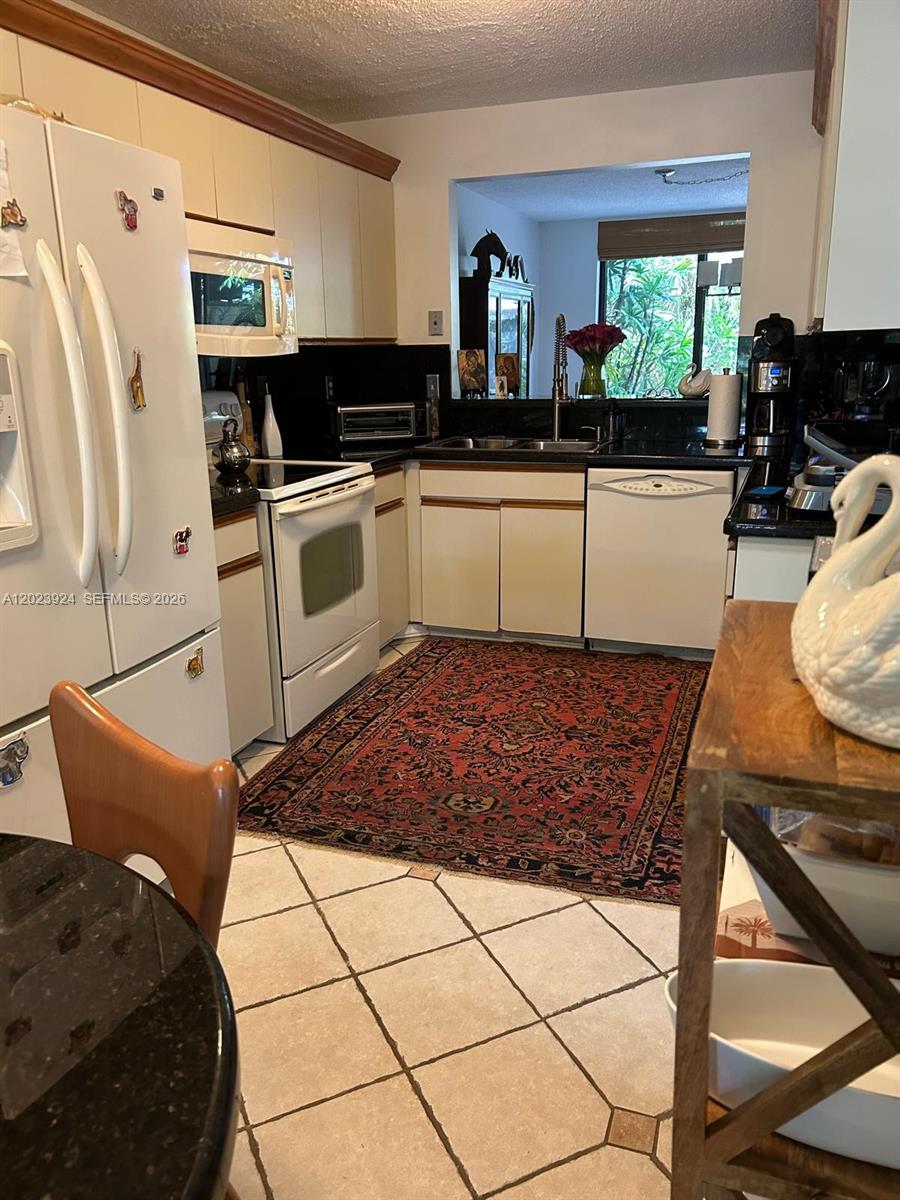 COSTA DEL SOL CONDO P - Residential