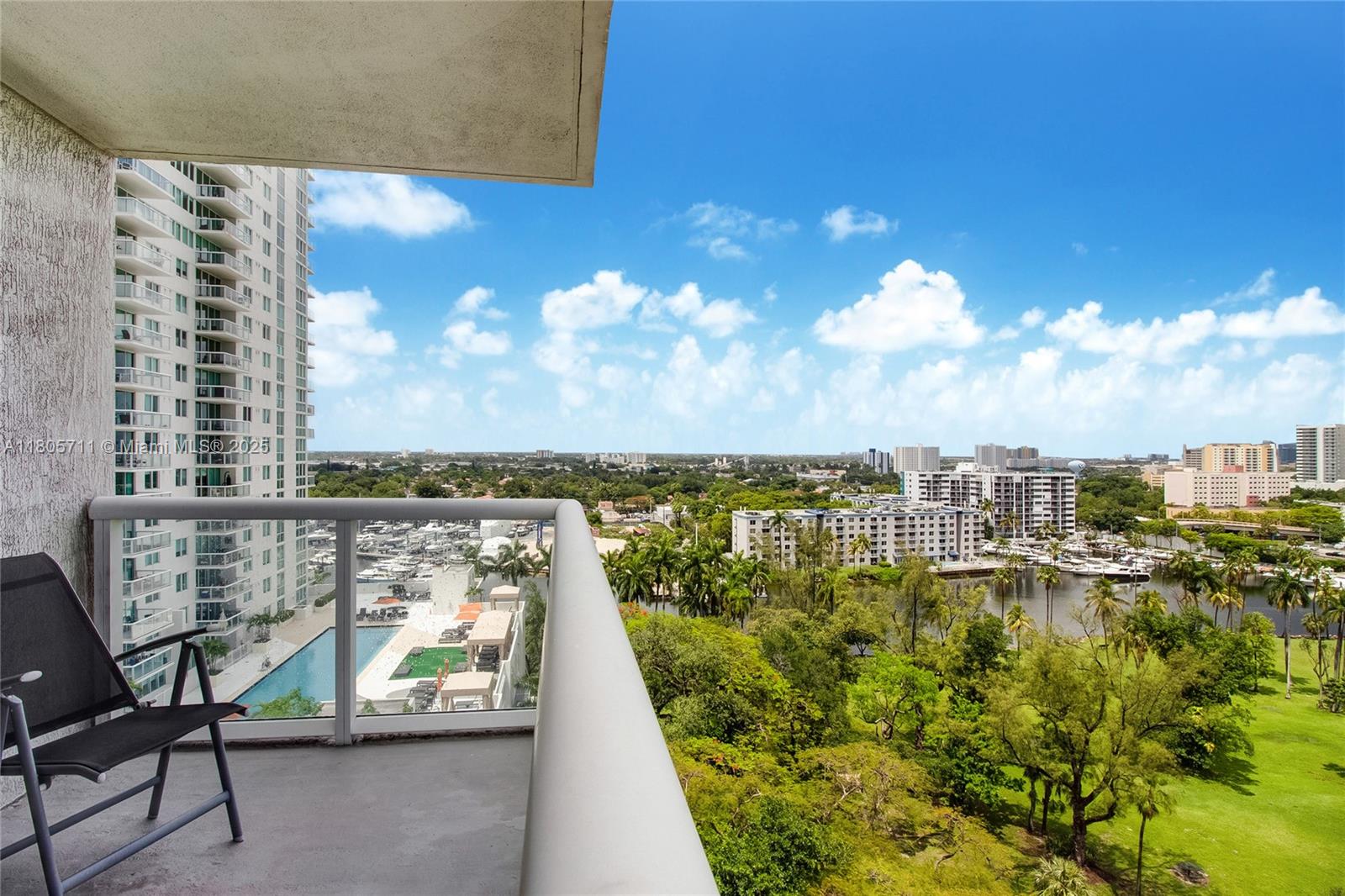 TERRAZAS RIVERPARK VILLAG - Residential