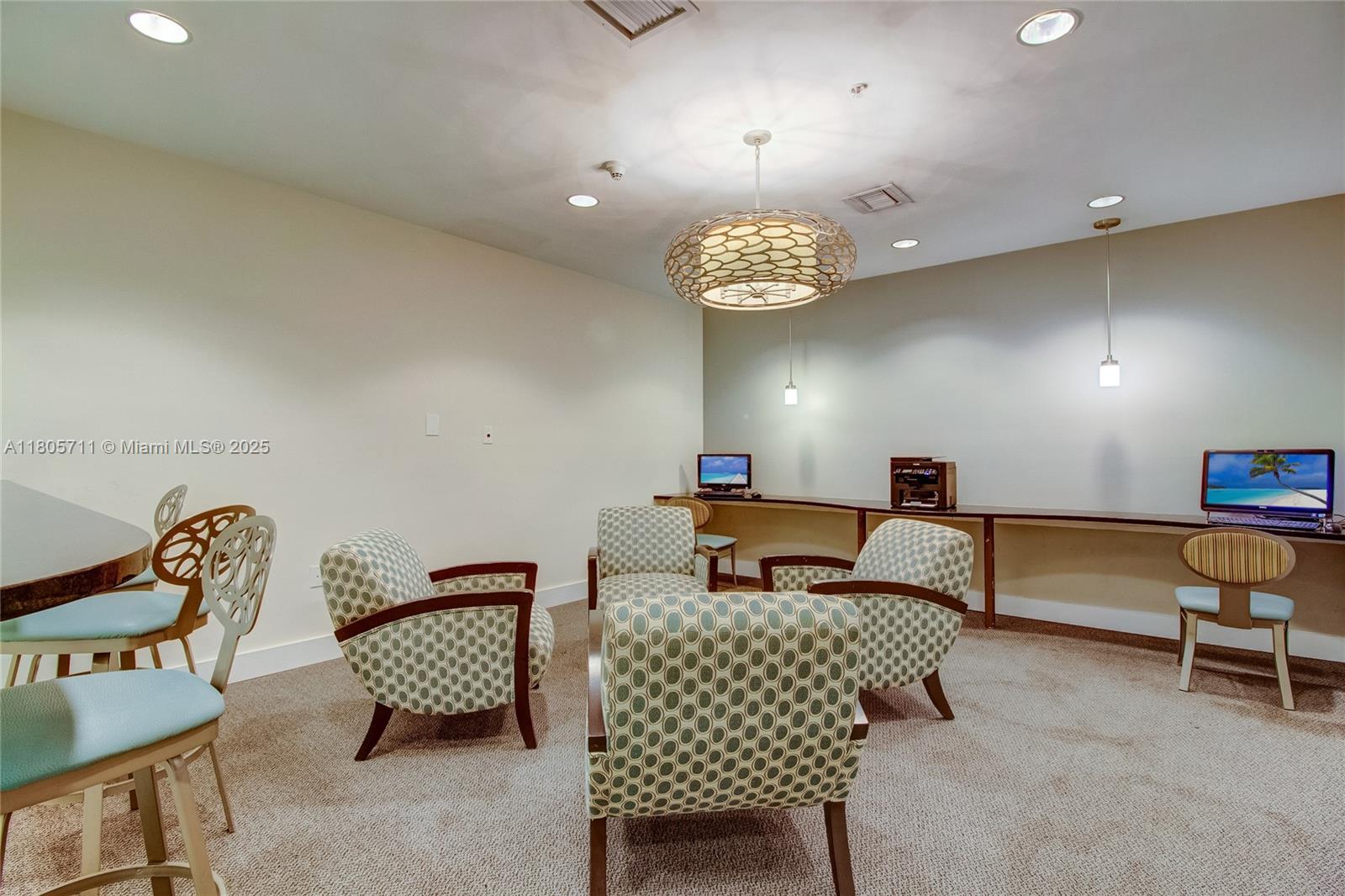 TERRAZAS RIVERPARK VILLAG - Residential