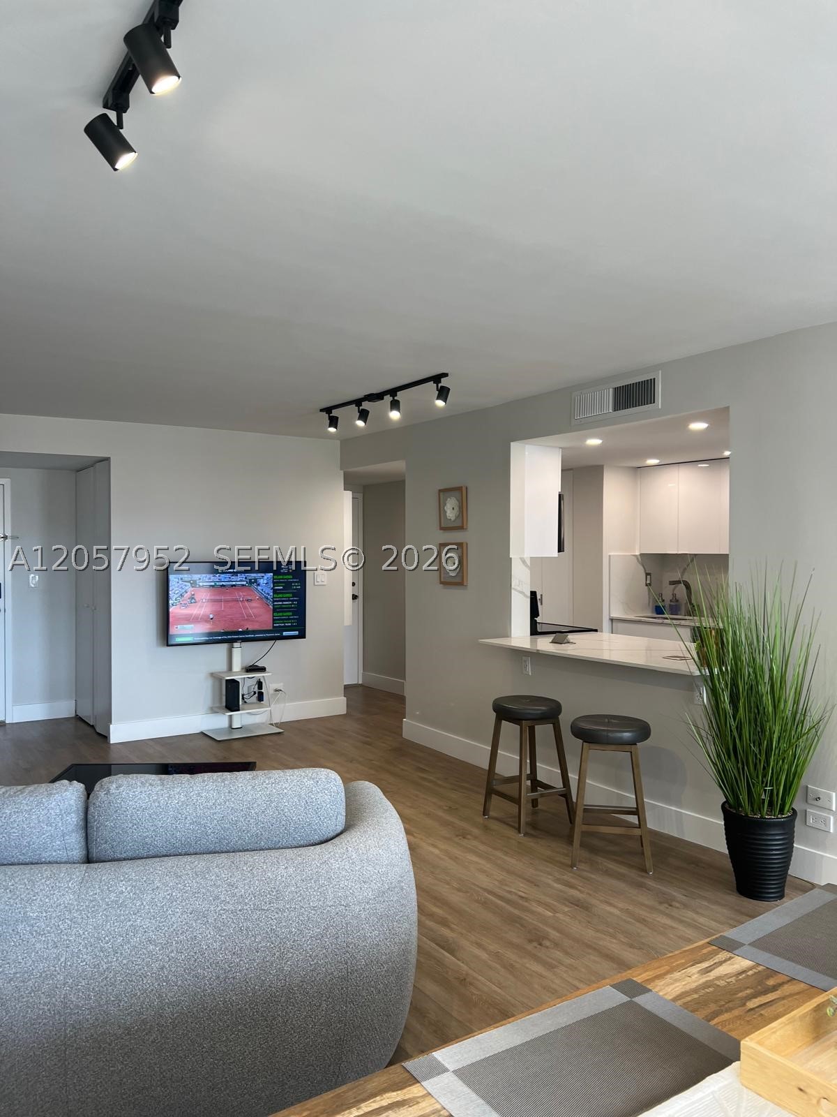 251 174th St 1215