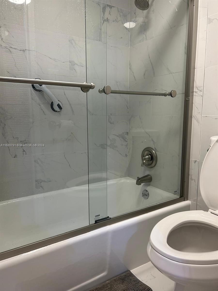 THE DECOPLAGE CONDO - Residential Lease