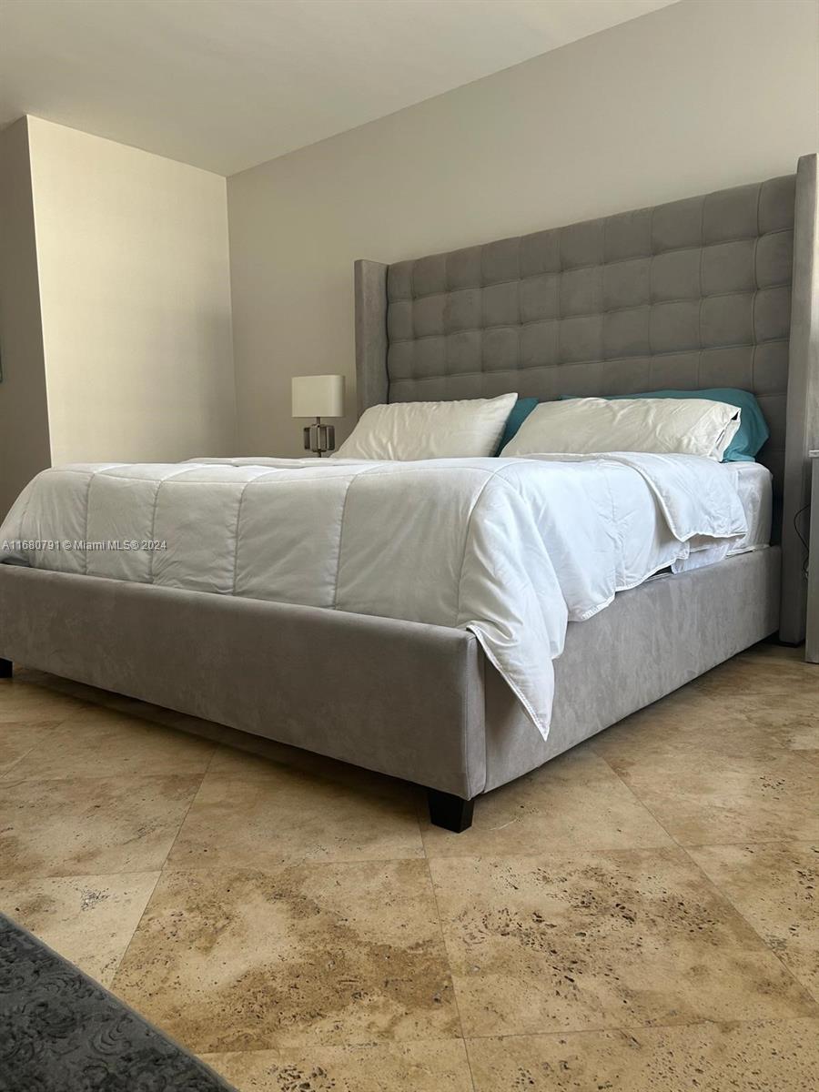 THE DECOPLAGE CONDO - Residential Lease