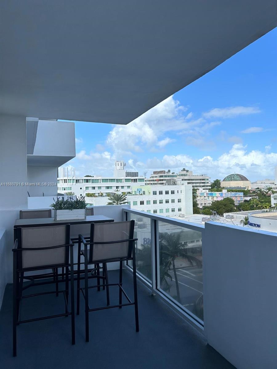 THE DECOPLAGE CONDO - Residential Lease