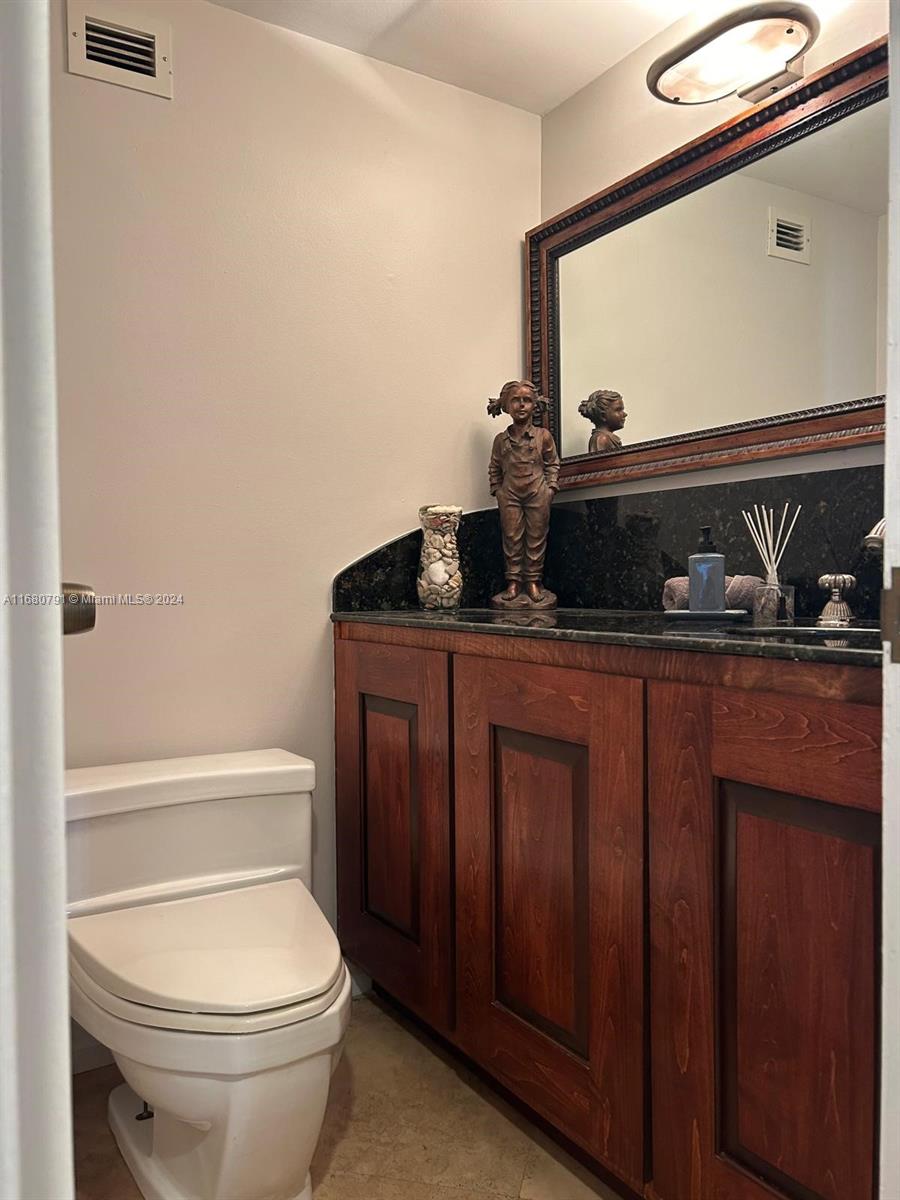 THE DECOPLAGE CONDO - Residential Lease