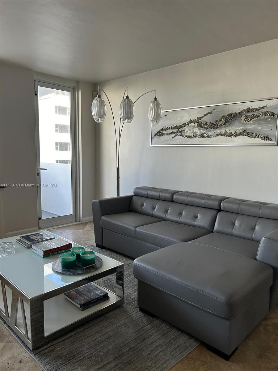 THE DECOPLAGE CONDO - Residential Lease