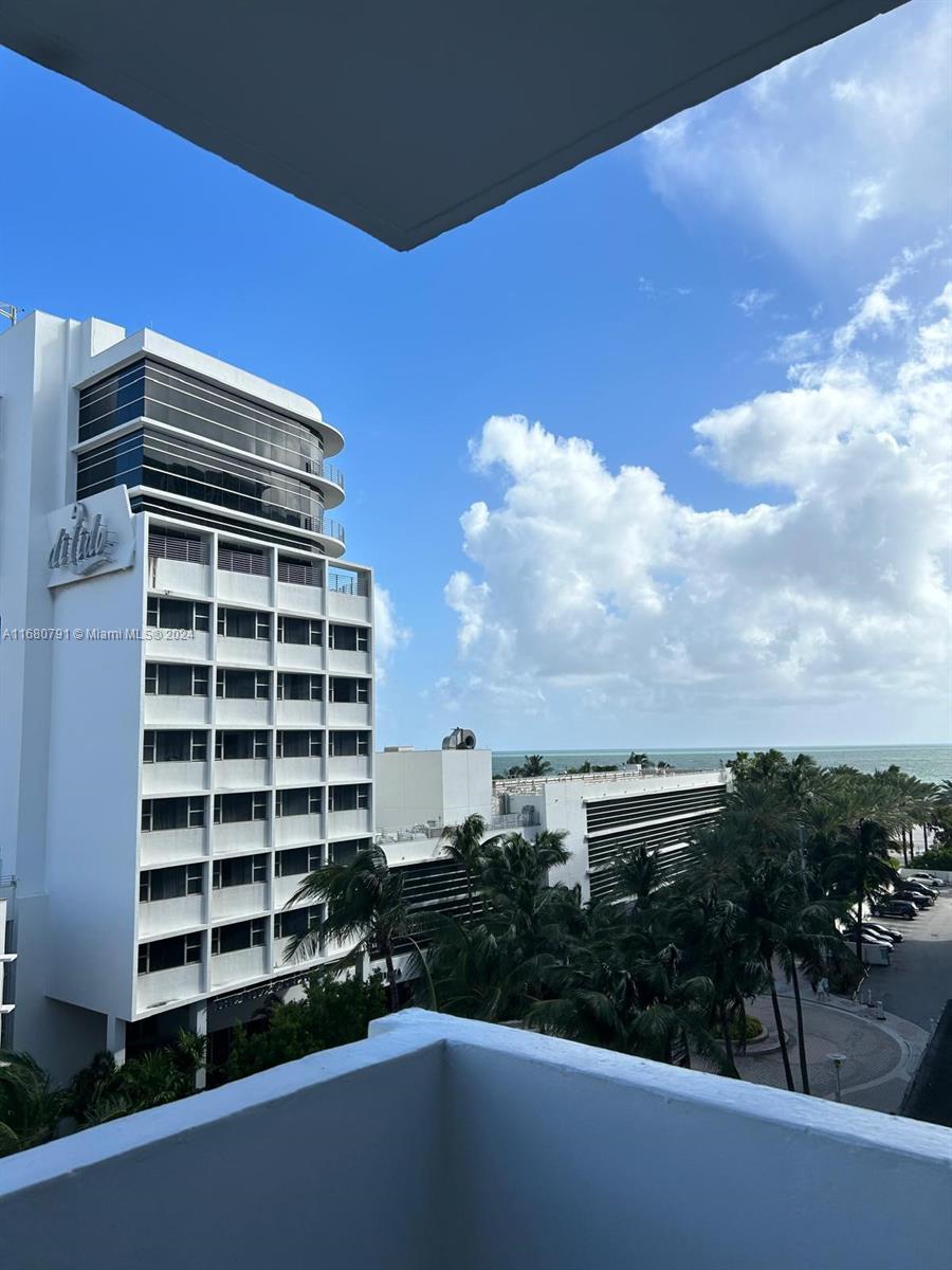 THE DECOPLAGE CONDO - Residential Lease