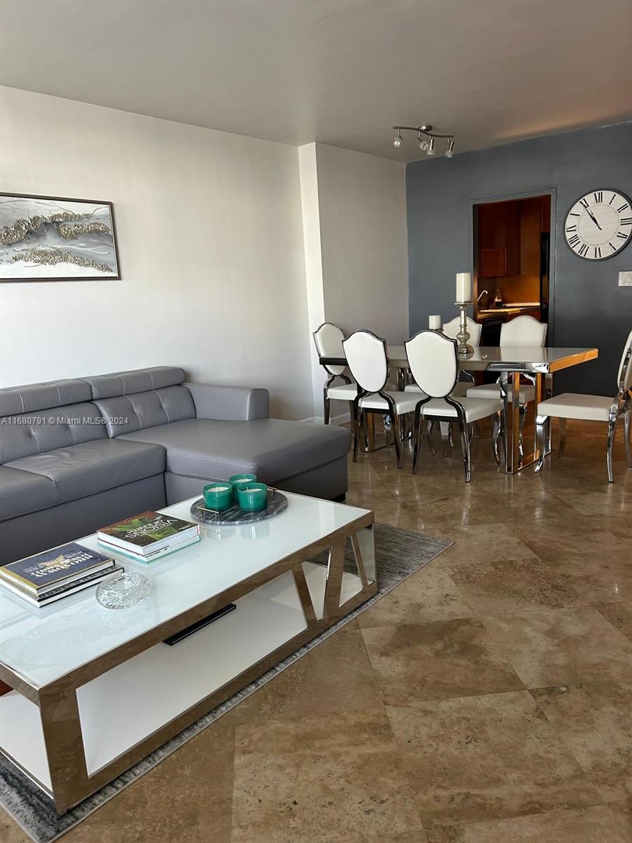 THE DECOPLAGE CONDO - Residential Lease