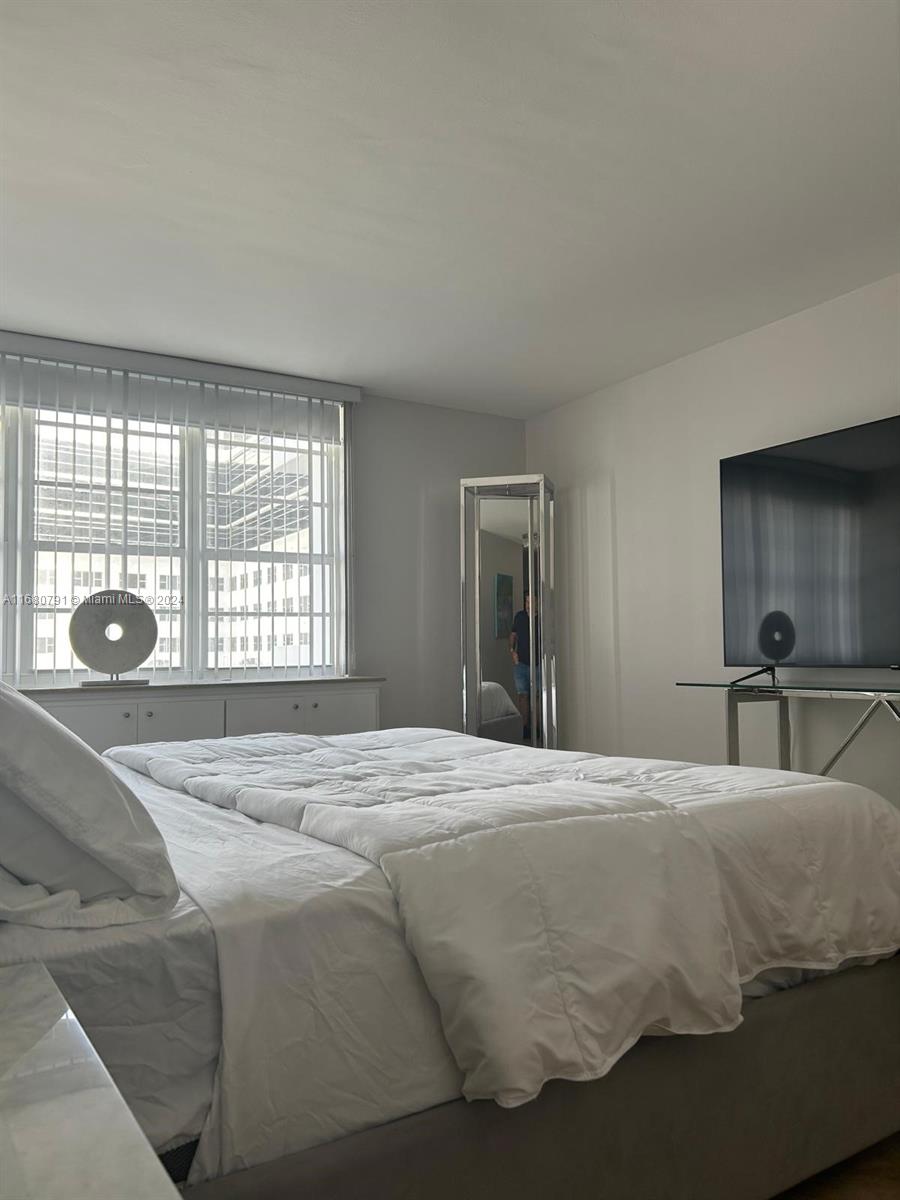 THE DECOPLAGE CONDO - Residential Lease