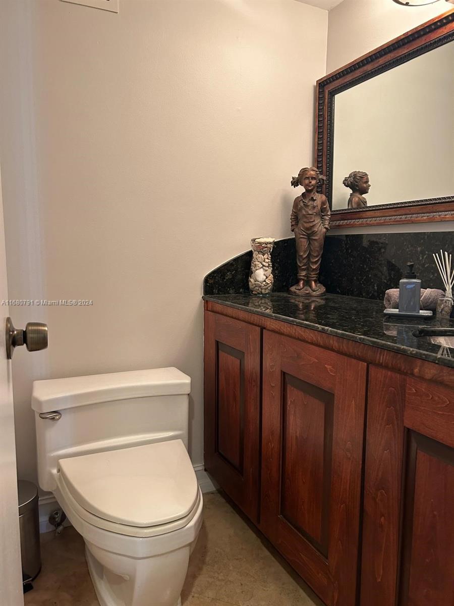 THE DECOPLAGE CONDO - Residential Lease