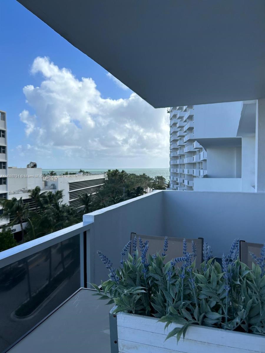 THE DECOPLAGE CONDO - Residential Lease